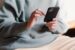 « Bonjour, vous êtes chez vous ? » : voici pourquoi ce SMS peut vous coûter très cher